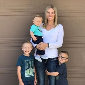 Meet your Posher, Hollie